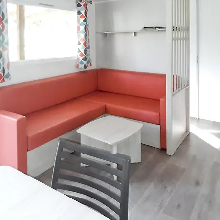 A Avec Piscine Partagee Ferienhaus *